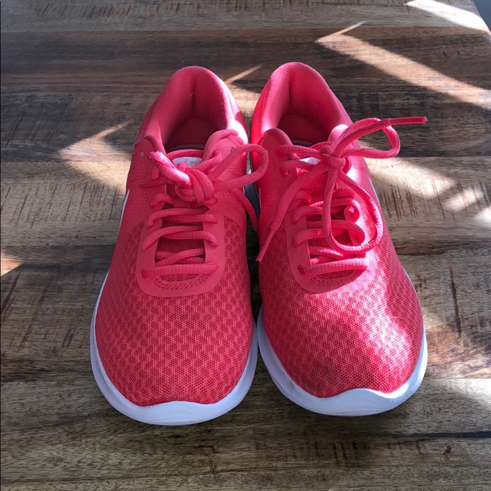 Women’s Nike revolution 4 running shoes